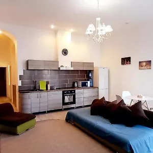 https://apartment-na-ploshadi-lva-tolstogo.hotels-of-kiev.com