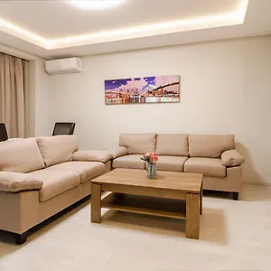 https://amazing-apartment-in-the-center-of-kiev.hotels-of-kiev.com